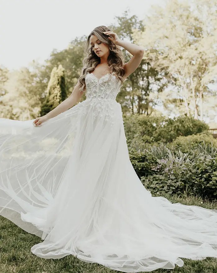 Wedding Dresses Under $1000