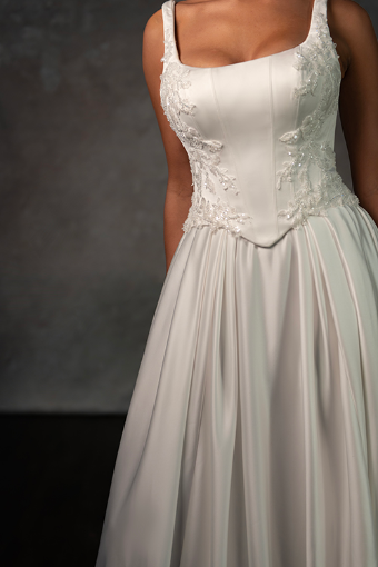Essense of Australia Style #D4290 #2 Ivory thumbnail